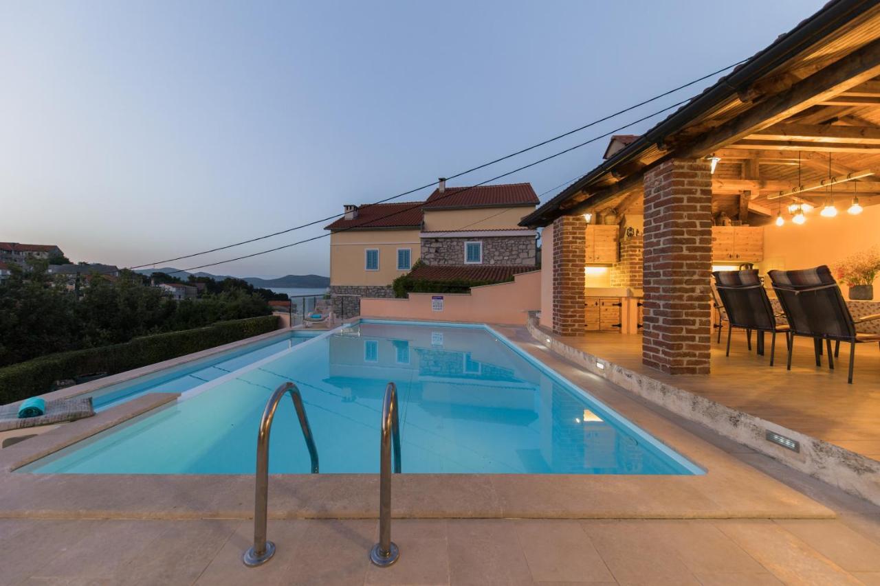 Holiday Home Lavanda Mali Iž Екстериор снимка