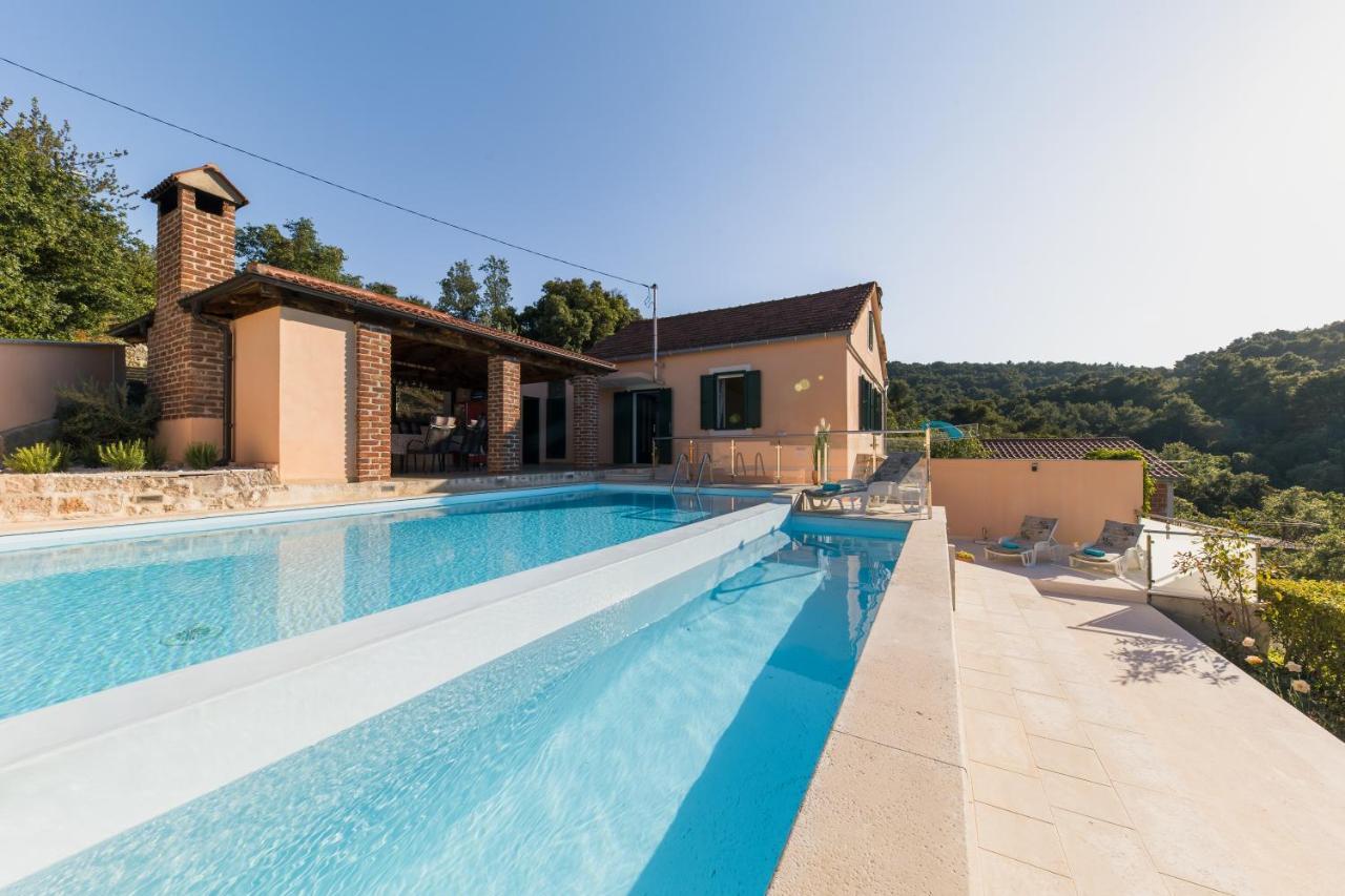 Holiday Home Lavanda Mali Iž Екстериор снимка